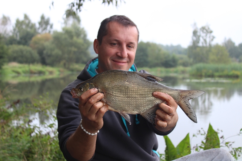 ZAWODNICZY FEEDER NAD ZALEWEM W KOMOROWIE